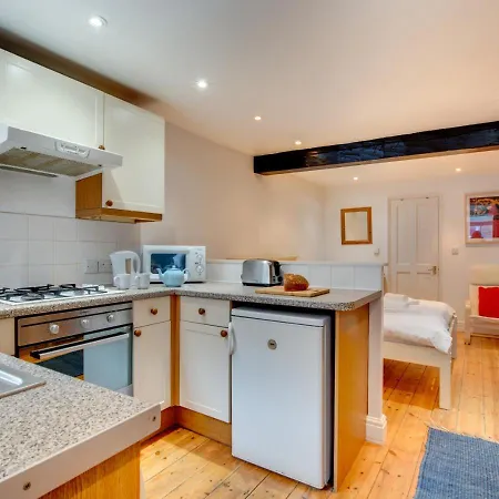 Netherton Island Road St Ives  Exterior photo