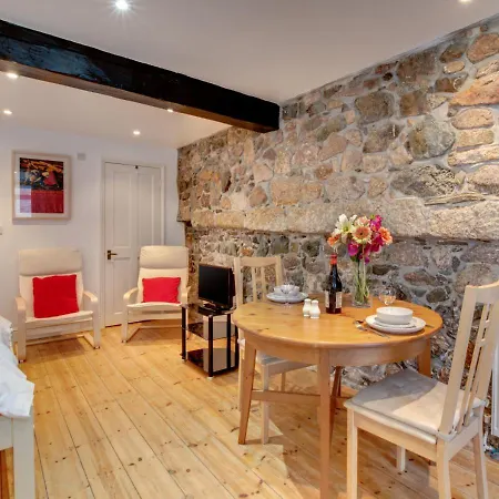 Netherton Island Road St Ives  Exterior photo